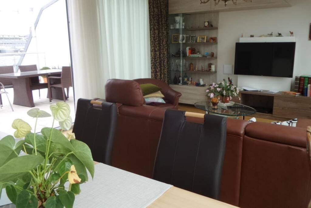 Grosses Penthouse #12 Mit Terrasse Und Aussicht Lägenhet Wien Exteriör bild