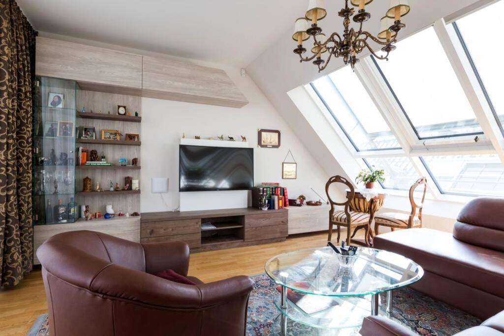 Grosses Penthouse #12 Mit Terrasse Und Aussicht Lägenhet Wien Exteriör bild
