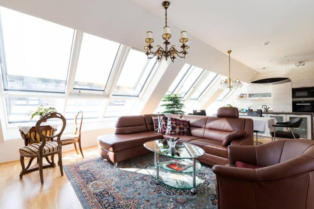Grosses Penthouse #12 Mit Terrasse Und Aussicht Lägenhet Wien Exteriör bild
