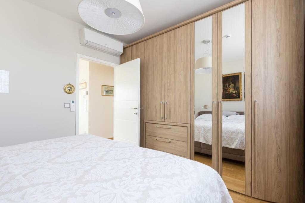 Grosses Penthouse #12 Mit Terrasse Und Aussicht Lägenhet Wien Exteriör bild