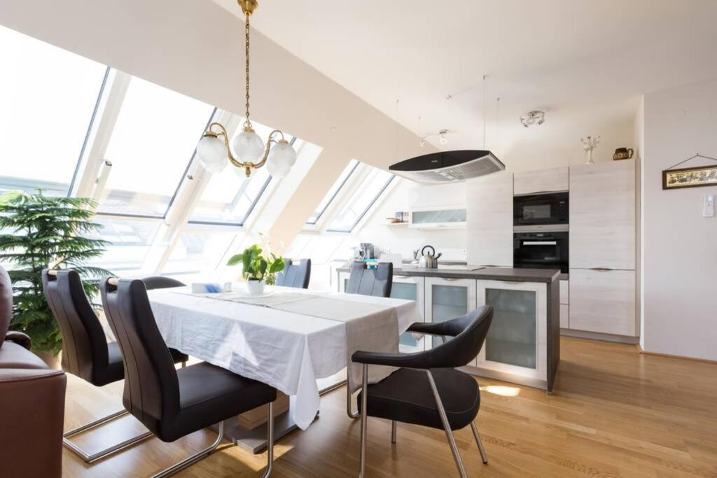 Grosses Penthouse #12 Mit Terrasse Und Aussicht Lägenhet Wien Exteriör bild